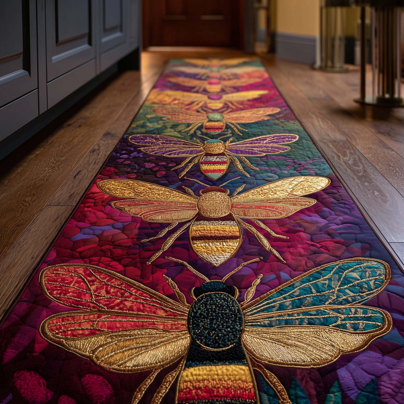 Shiny Bee Runner Rug - Nature Design | Serene Runner Rug